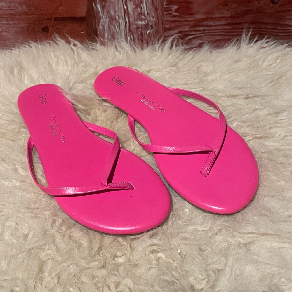 Gap leather thong sandals